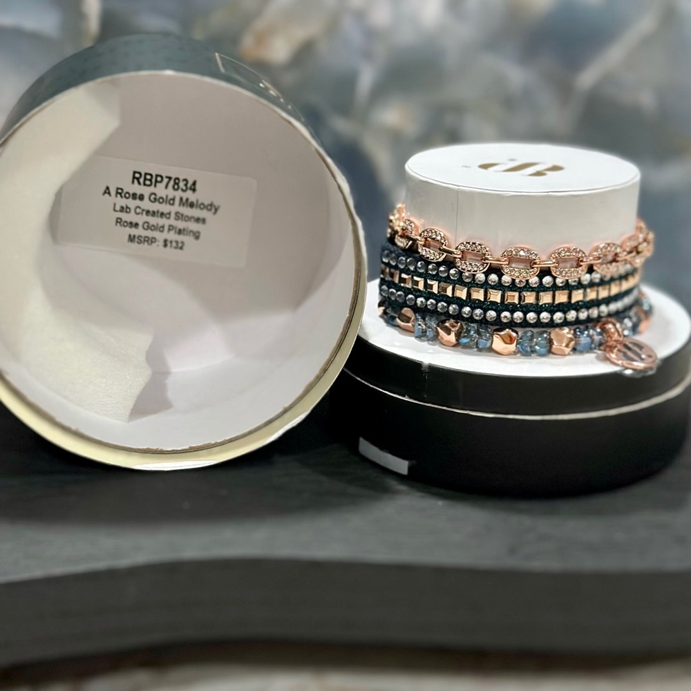 ✨ Bomb Party – A Rose Gold Melody Bracelet Set  - Edgy and Glamorous✨ - Picture 3 of 3